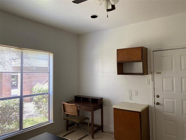 Building Photo - 7901 Cambridge St