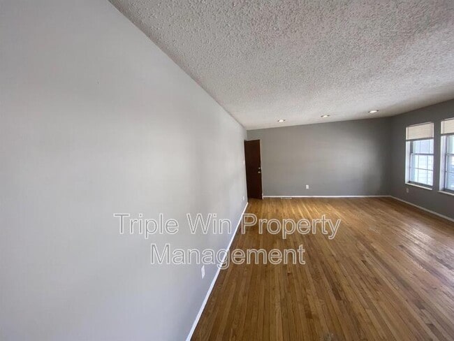 Building Photo - 14655 Fox Manor Dr