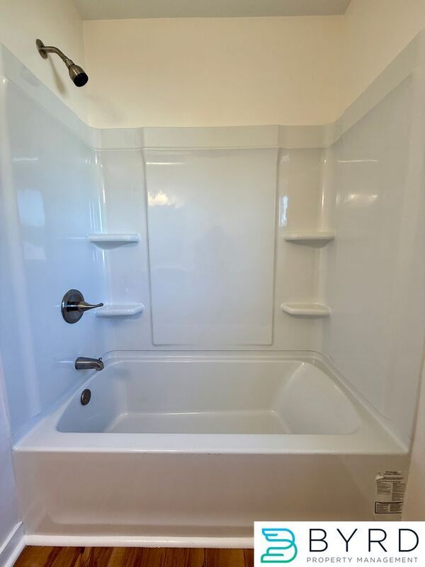 Building Photo - 5305 Lochaven Ave