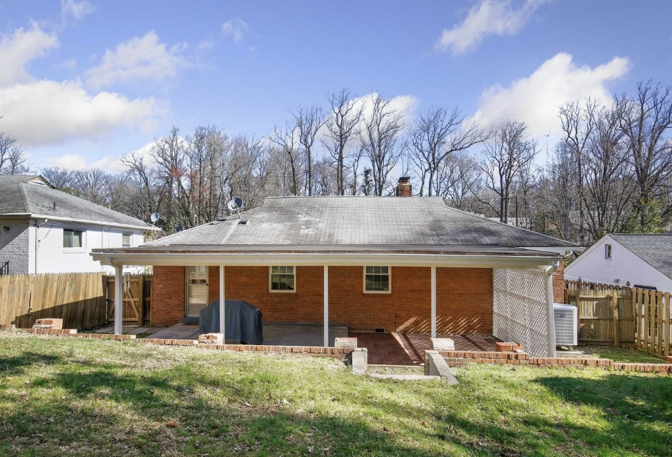 Building Photo - 5612 Massachusetts Ave