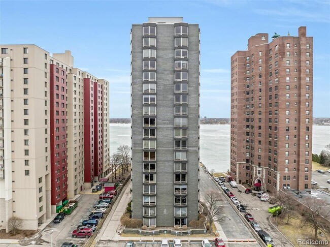 Building Photo - 8200 E Jefferson Ave