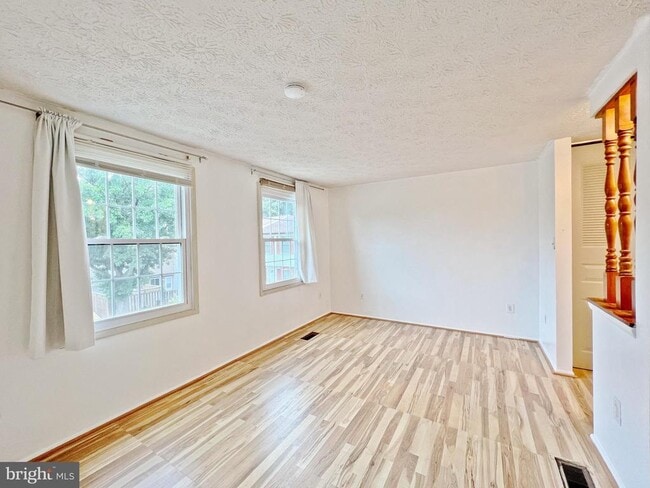 Building Photo - 6001 Rowanberry Dr