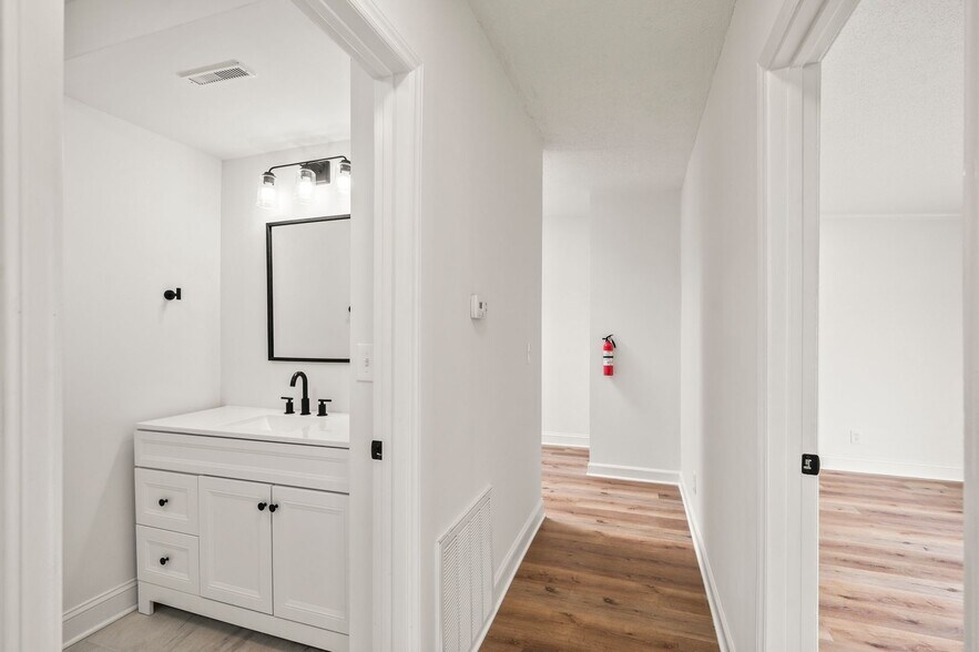 Building Photo - 3761 Avera Ave