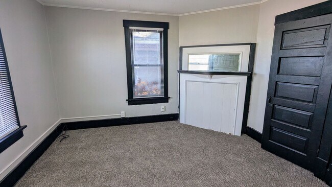 Building Photo - Schonfeld Holdings, LLC (916 6th St)