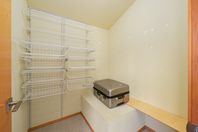 Building Photo - Greenwood Area Townhome!