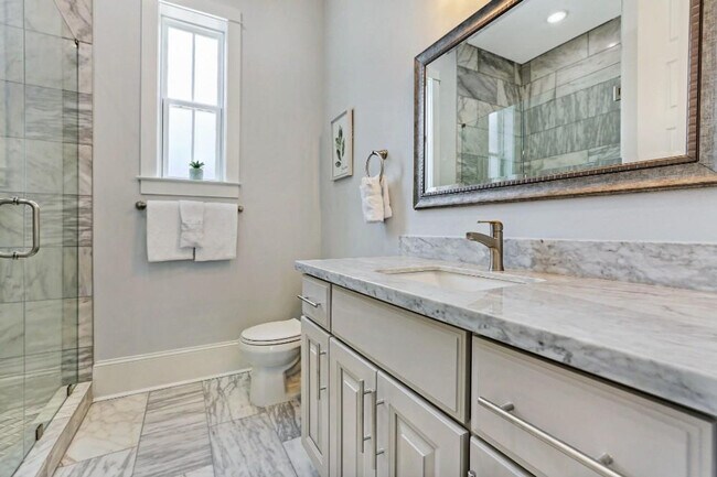 Building Photo - 1212 Carondelet St