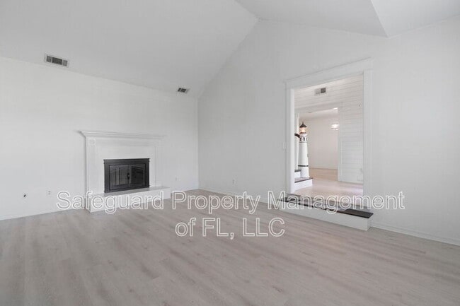 Building Photo - 3893 Paradise Bay Dr