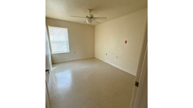 Building Photo - 1510 E Loop 304