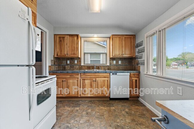 Building Photo - 4820 W.Franklin St.