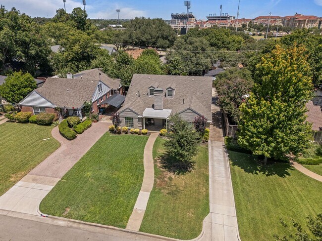 Building Photo - TCU-3518 Westcliff Rd