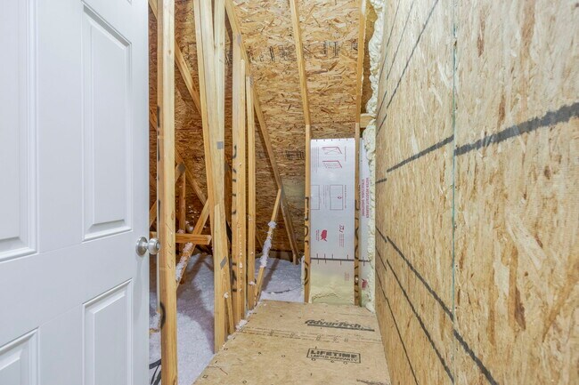 Building Photo - 5402 Parkside Dr