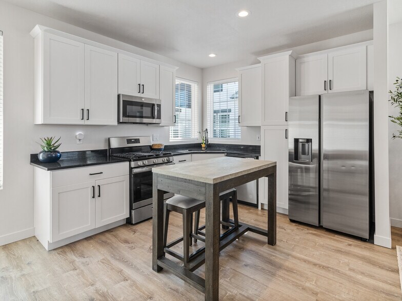 Building Photo - 11393 S Watercourse Rd