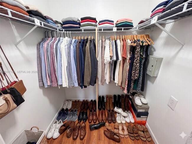 Building Photo - 20741 NE 4th Ct