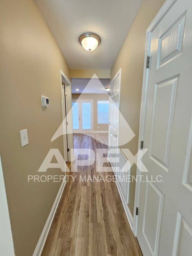 Building Photo - AVALON TOWNHOMES – LIKE NEW - 2 Bd/2.5 Ba ...