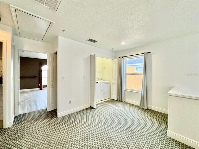 Building Photo - 487 Bayou-Village Dr