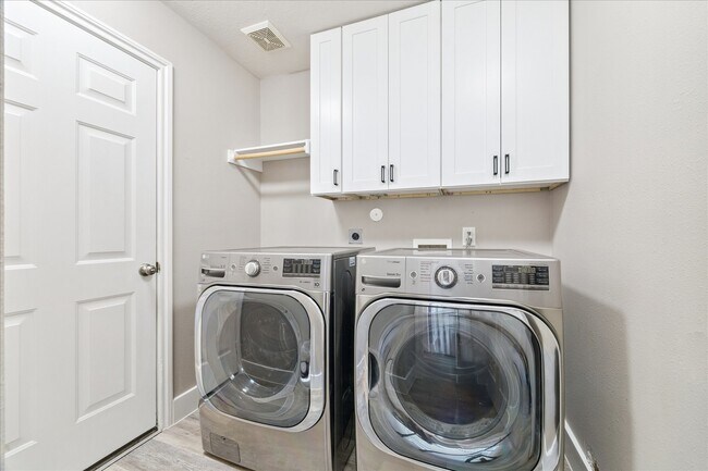 Building Photo - 16523 E Canterra Cir