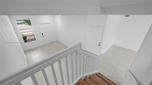 Building Photo - 5534 NW 27th Pl