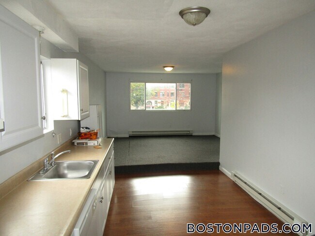 Building Photo - 1247 Commonwealth Ave