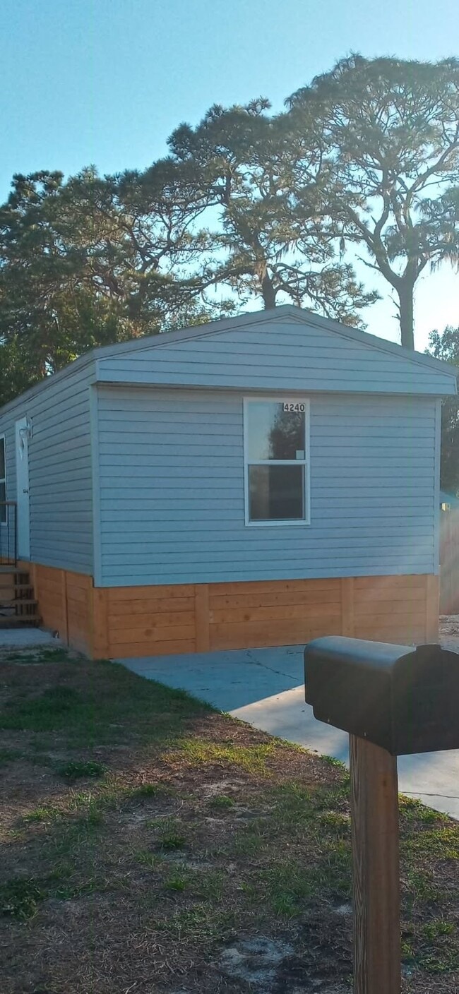 Building Photo - 4240 Morlock Ln