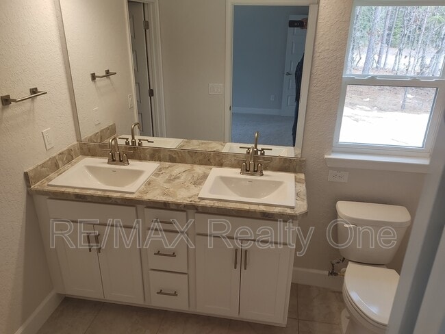 Building Photo - 8398 N Jay Dr