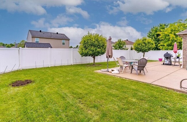 Building Photo - 9142 Hartwell Dr