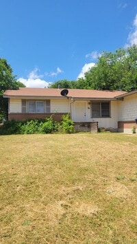 Building Photo - 615 W Avenue A