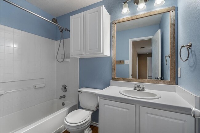 Building Photo - 2609 Jason Dr