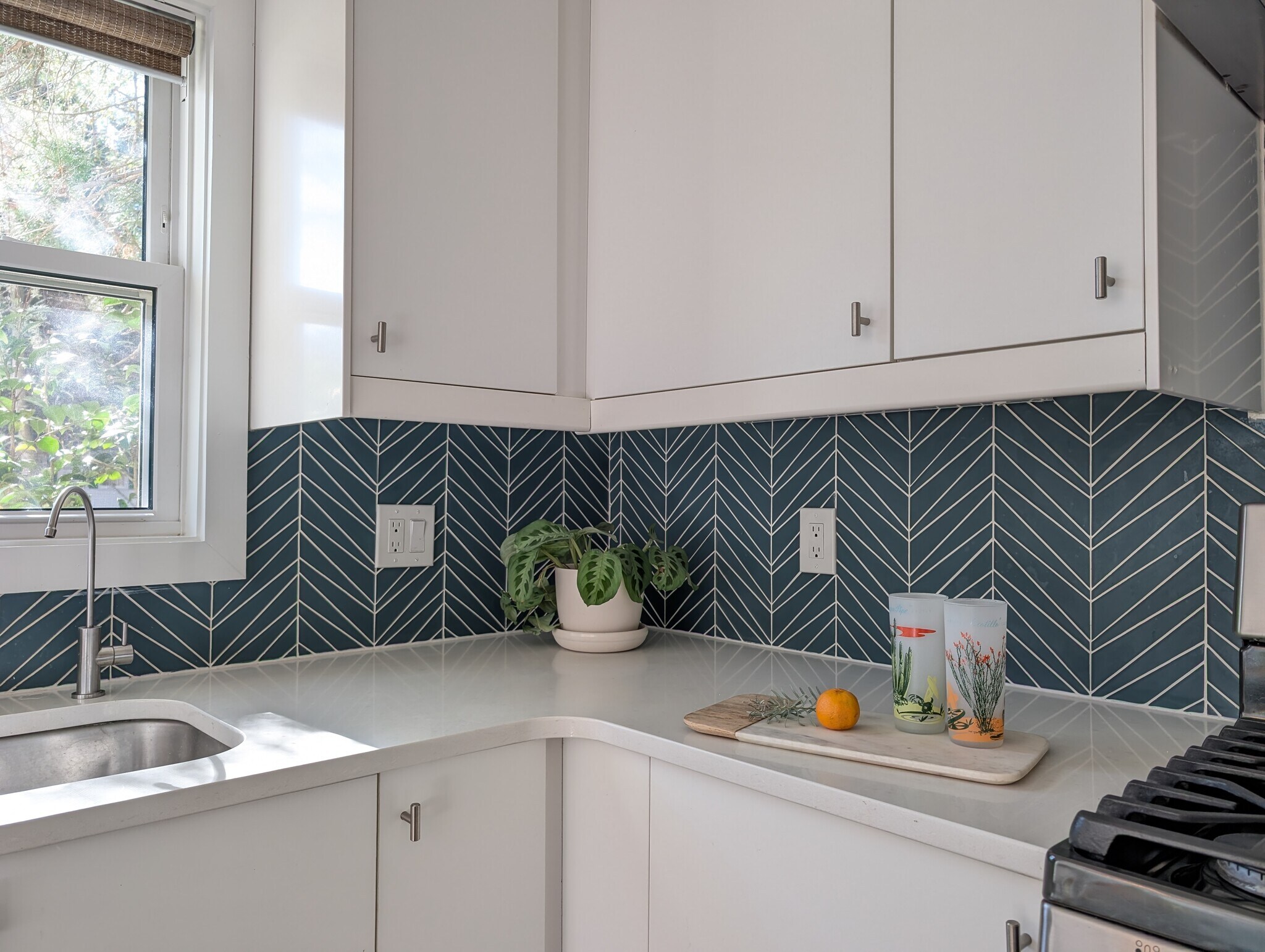 Kitchen - 1096 Oakfield Dr SE