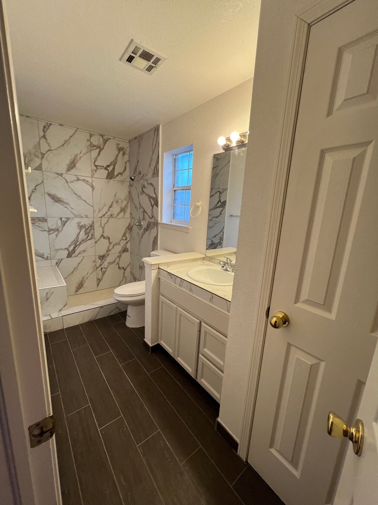 Building Photo - 7115 Oval Rock Dr