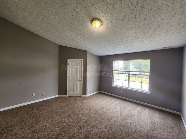 Building Photo - 4519 Swan Trce