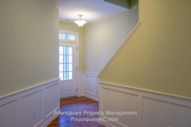Building Photo - Charming End-Unit Townhome with Bonus Room, Screened Porch & 2-Car Garage – Convenient to RTP, RD...