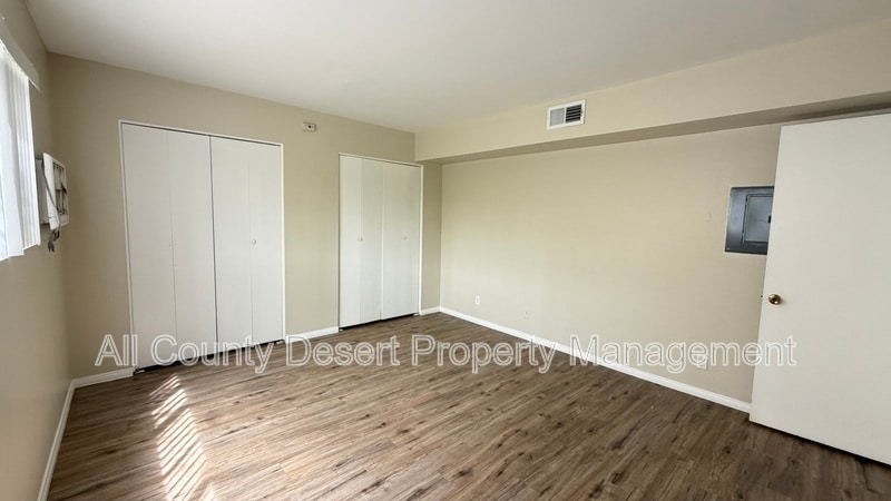 Building Photo - 550 El Cielo Rd