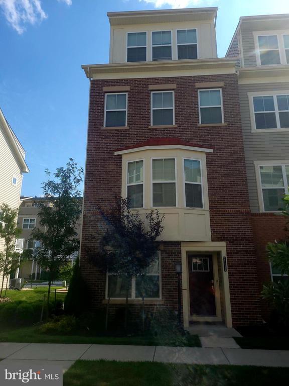 Building Photo - 7111 Tyndale Way