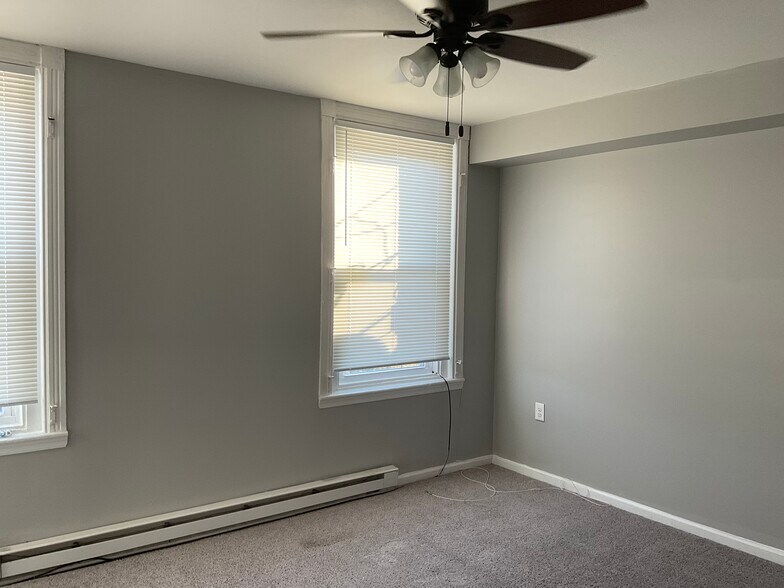 Building Photo - 4287 Mantua Ave