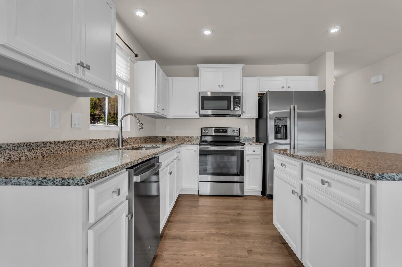 Building Photo - 767 Cottage Dr