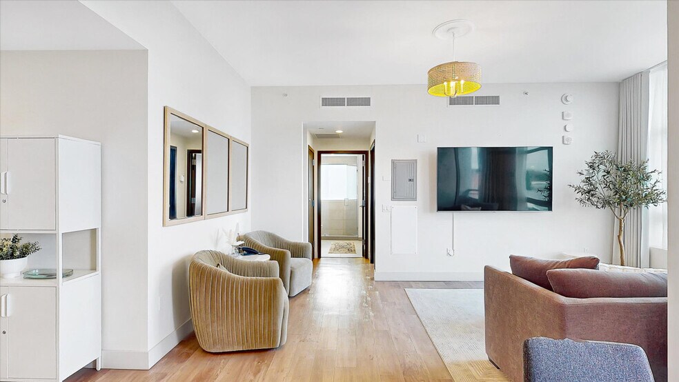 Building Photo - 777 N Ocean Dr