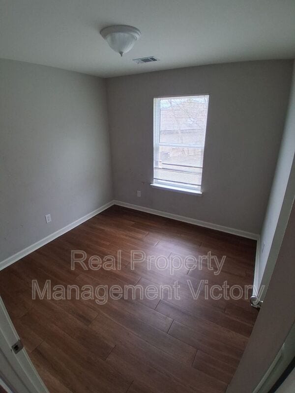 Building Photo - 3017 3rd Pl E