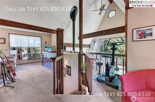 Building Photo - Remarkable Redmond Home - Walk to Microsoft and Parks!