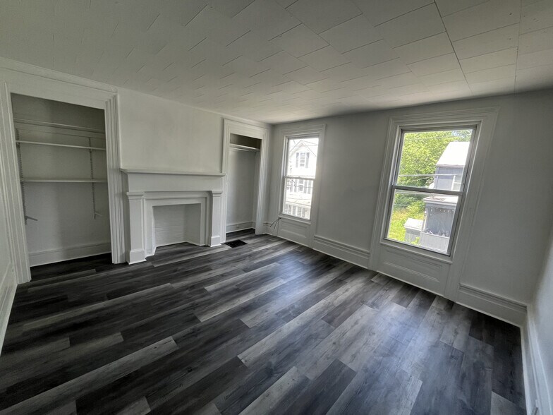 Bedroom 1 - 20 Livingston St