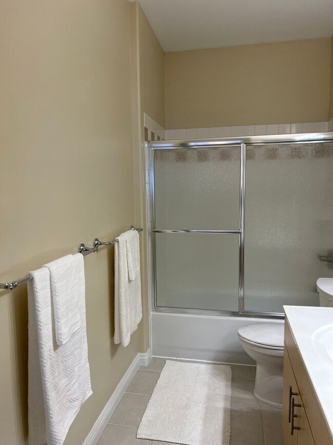 Building Photo - Fully Furnished & remodeled, ground floor,...