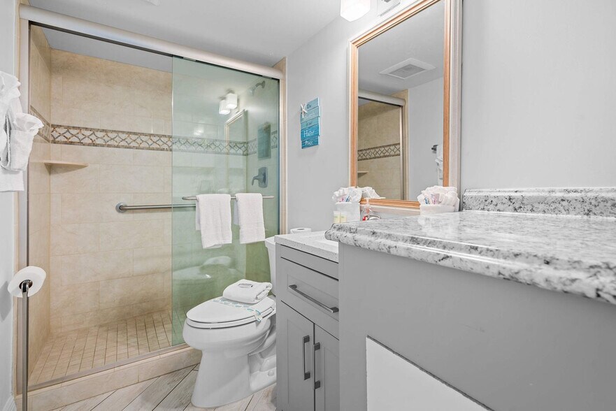 Building Photo - 5600 Bonita Beach Rd SW