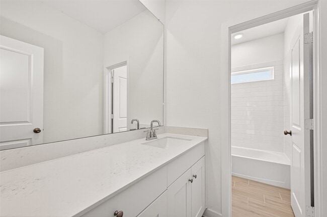 Building Photo - 31838 Blossom Ln