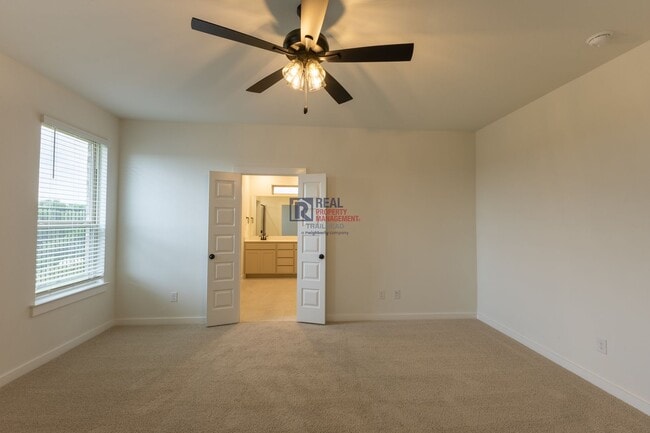 Building Photo - Beautiful 4 Bedroom Home with Covered Patio & Hill Country Views