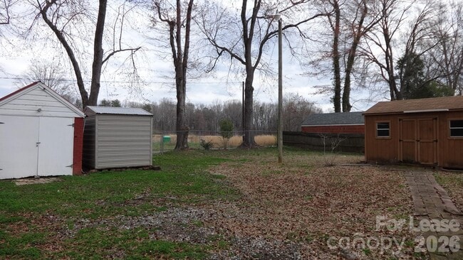 Building Photo - 960 Fairmont Ave