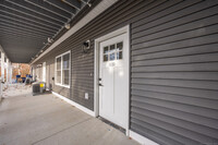 Building Photo - 243 Echo Lake Rd