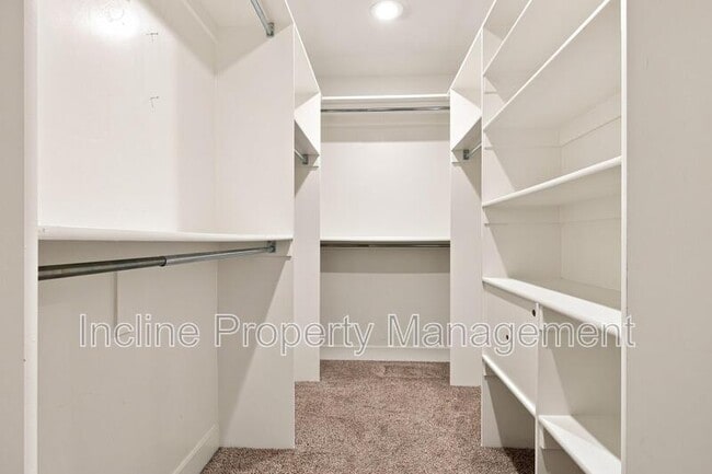 Building Photo - 2071 W Crescent Row