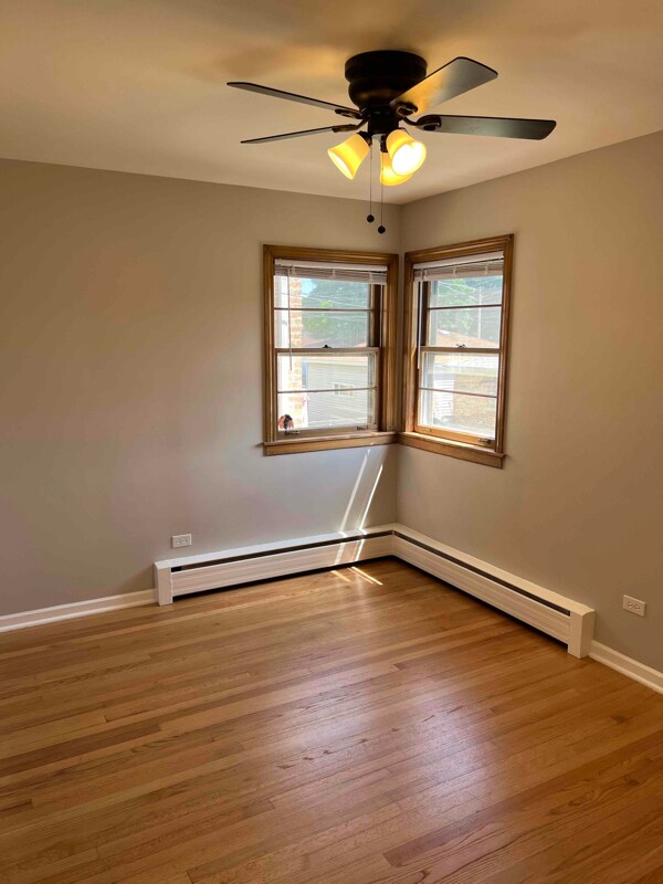 Building Photo - 5807 W Addison St