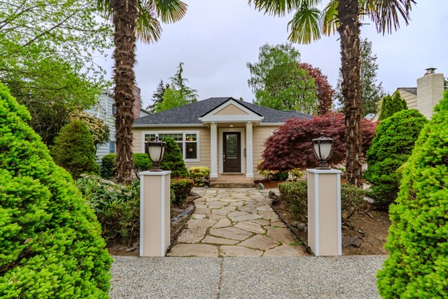Building Photo - 3bd/1.75ba Seattle Home
