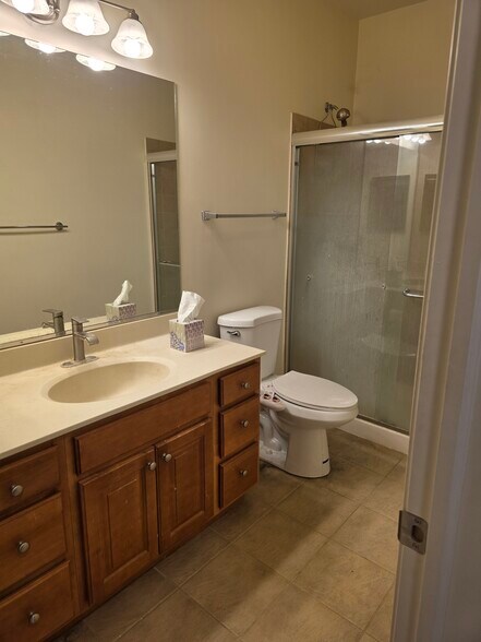 Building Photo - 104 Clubhouse Ln