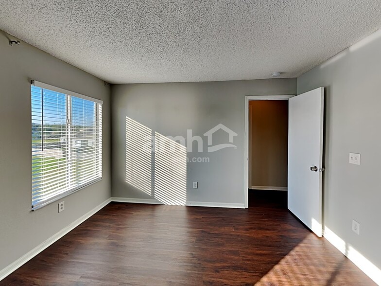Building Photo - 11832 Brenford Crest Dr